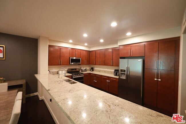Photo - 14412 Killion St Unit 303
