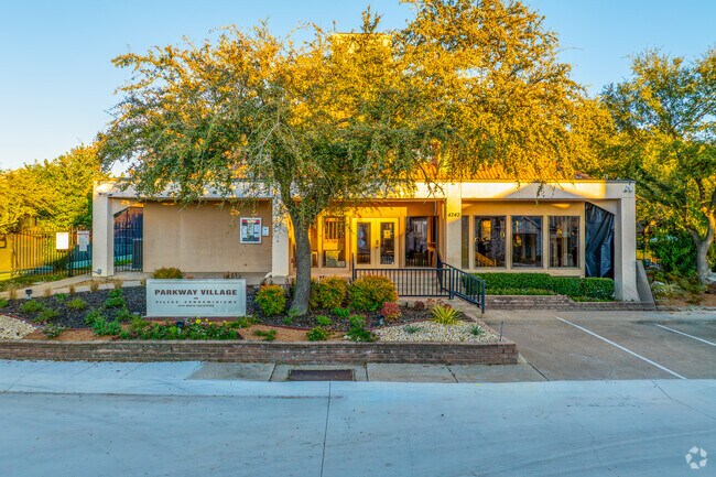 Entrance - Villas at Parkway Village