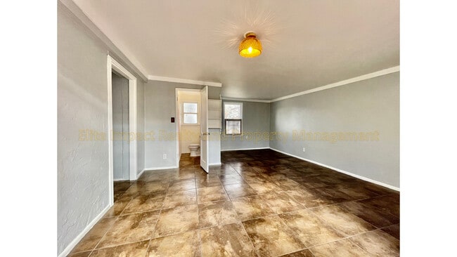Photo - 2548 E 3rd St