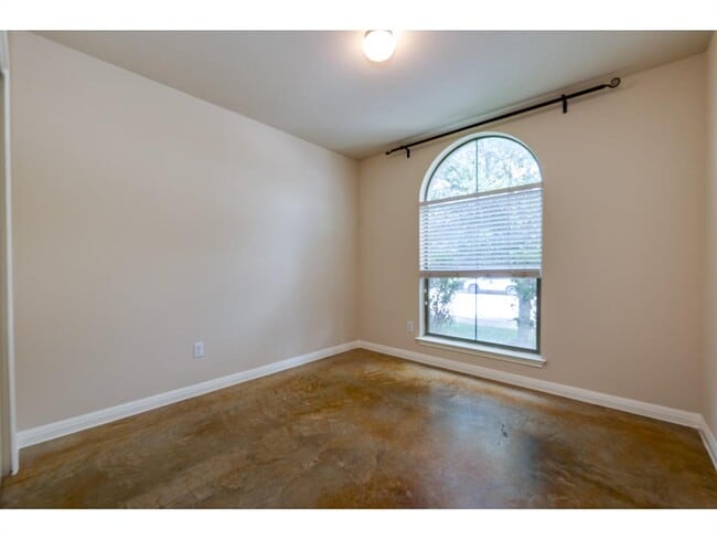 Photo - 4504 Halliday Ave