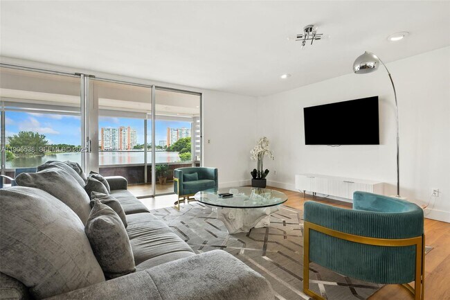 Building Photo - 1350 NE 191st St Unit B307