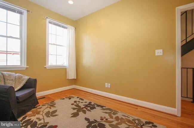 Photo - 1649 Kramer St NE