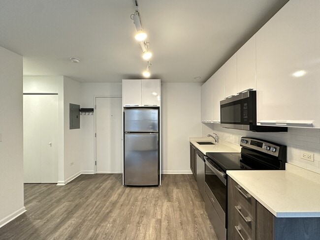 Photo - 940 W Winona St Unit 903