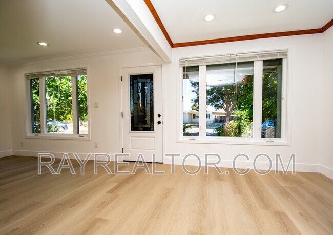 Photo - 1099 Bradford Dr Unit #A