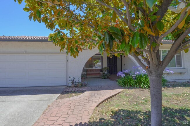 1321 Astoria Dr