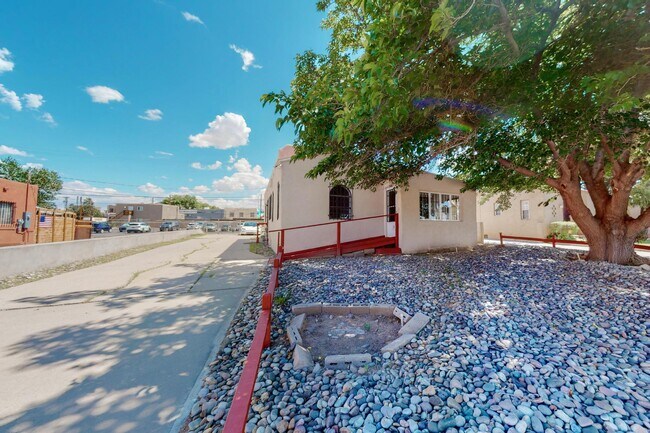 Photo - 3106 Monte Vista Blvd NE