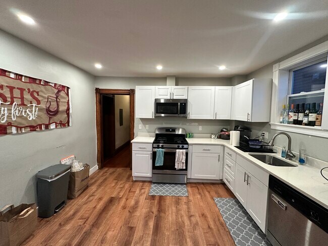 Photo - 172 Saint Alphonsus St Unit 1