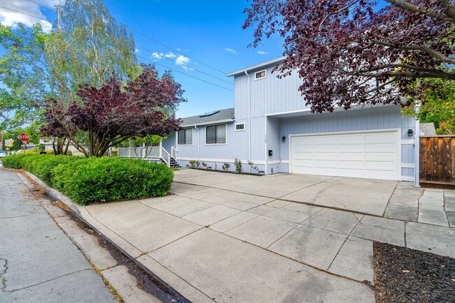 Building Photo - Beautiful Home | Completely Remodeled | Pr...