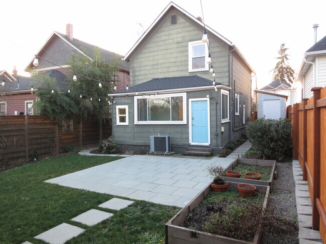backyard - 926 24th Ave S