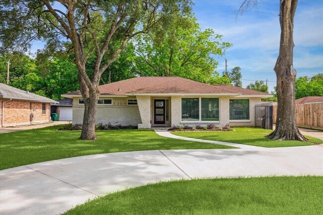 Photo - 5259 Willowbend Blvd Casa