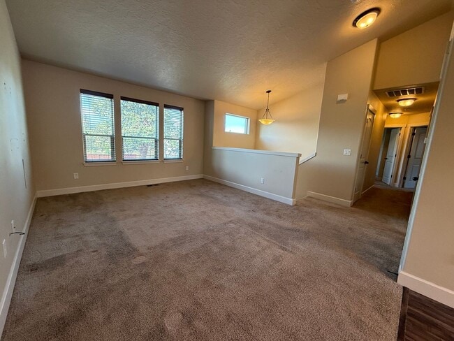 Photo - Spacious 4 Bed/3 Bath Single Family Home i...