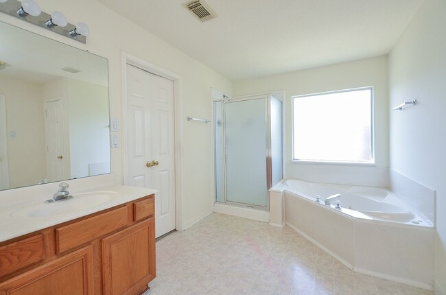 Photo - 13823 Eldridge Garden Cir