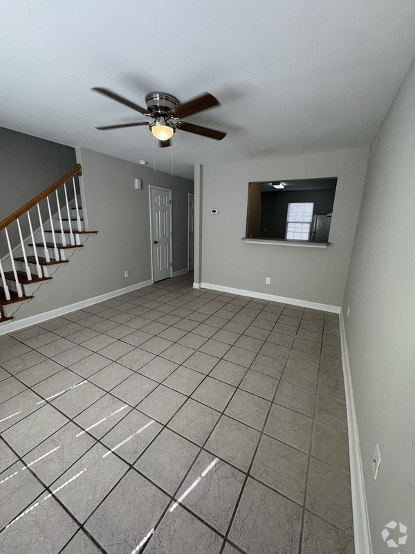 Building Photo - 1300 Meadow Ave Rental