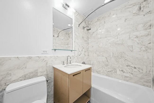 101 E 34th St Unit 34C