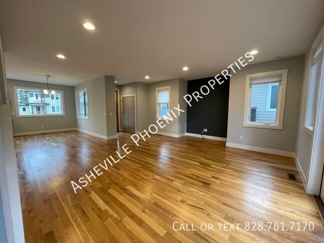 Photo - 18 Mauricet Ln House