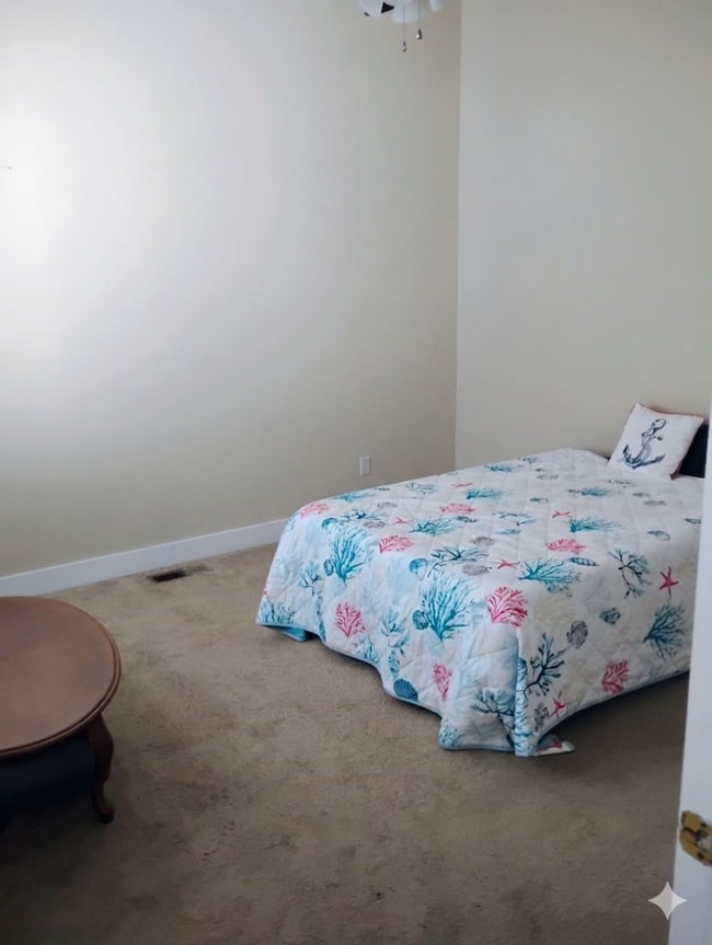 Photo - 425 Caplewood Dr Unit A