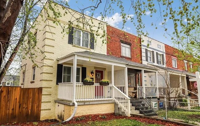 Building Photo - 329 Wesmond Dr