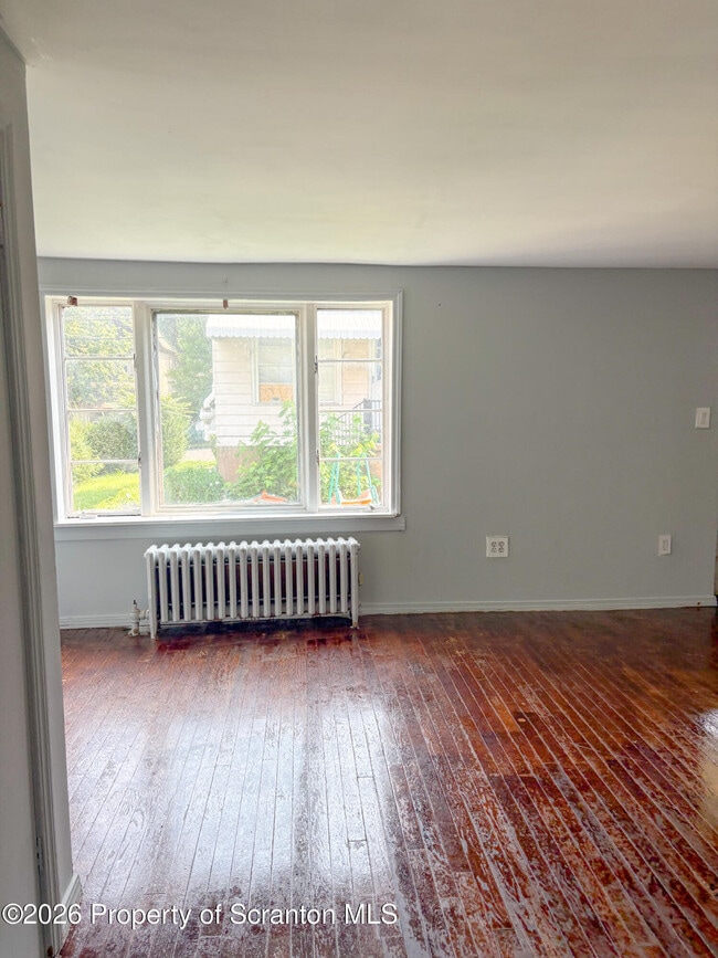 Photo - 624 Hemlock St