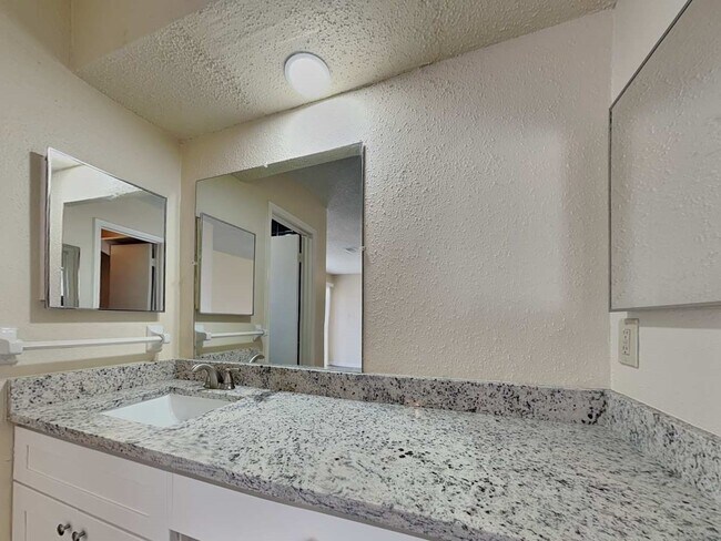 Photo - 6946 Maple Fox Dr