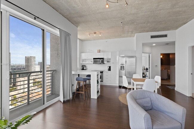Building Photo - 133 NE 2nd Ave Unit 3119 Rental