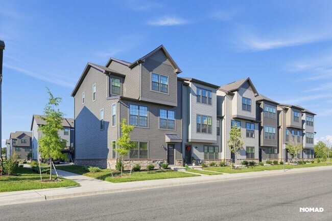 335 E Cochran St