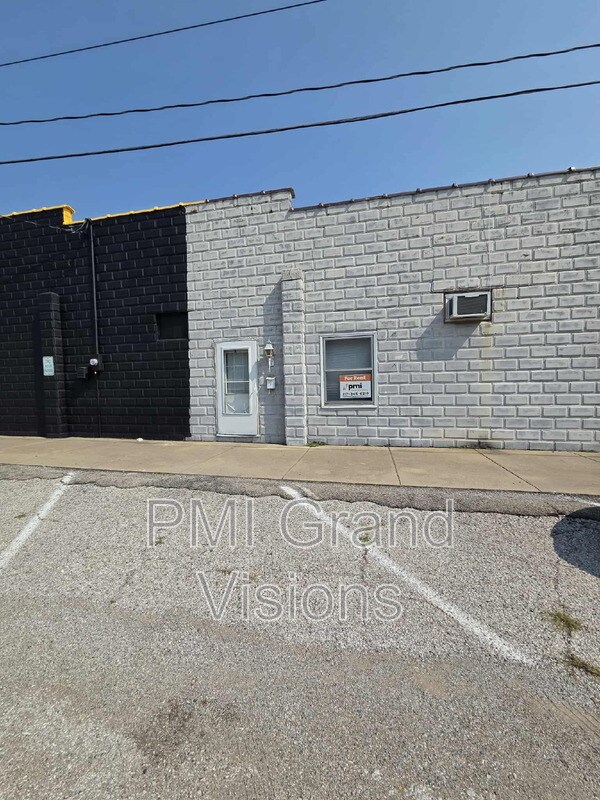 Photo - 2 E Jefferson Ave