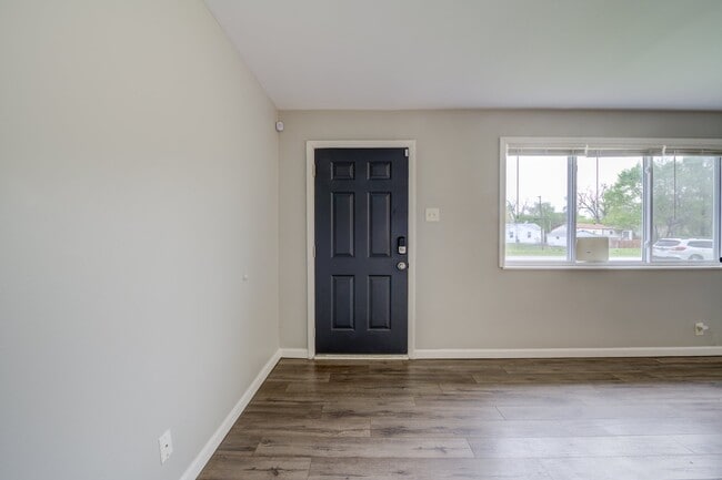Photo - 10742 Tropic Dr