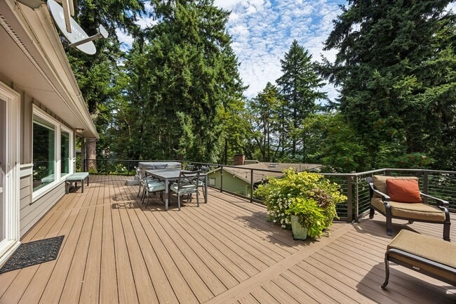 Photo - Normandy Park - Modern and Spacious!