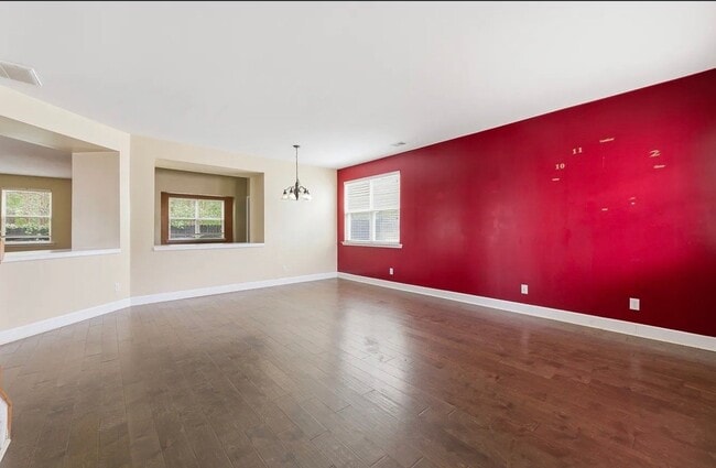 Photo - 2882 Edgewater St SW