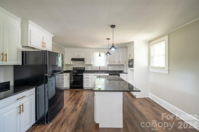 Photo - 809 Delane St