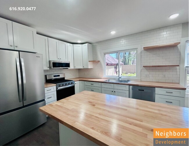 Photo - 2390 Crestview Dr SW