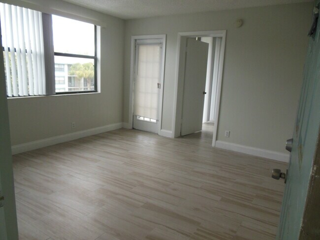 Photo - ONE BEDROOM ONE BATHROOM! WATERFRONT COMMUNITY!!! Unit 110