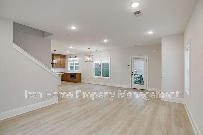 Photo - 125 Harper St