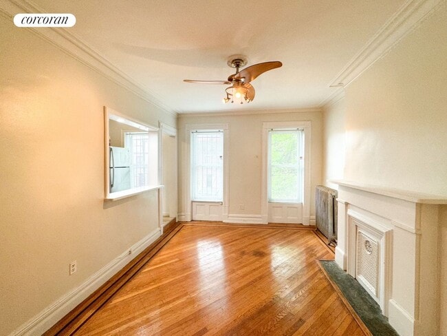 Photo - 638 Halsey St