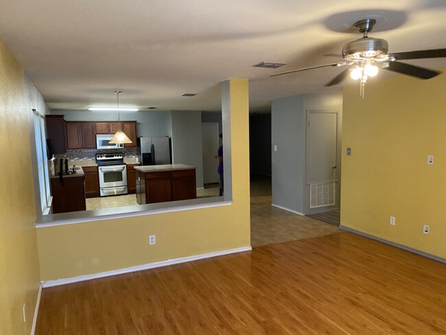 Photo - 6630 Tealglen Dr House