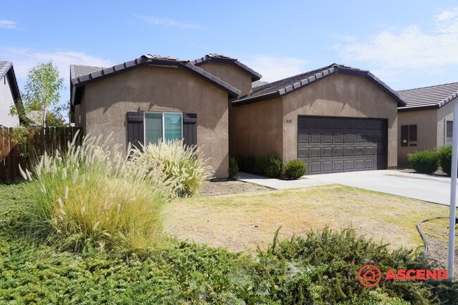 Beautiful Home Located in the Southwest! - Beautiful Home Located in the Southwest!