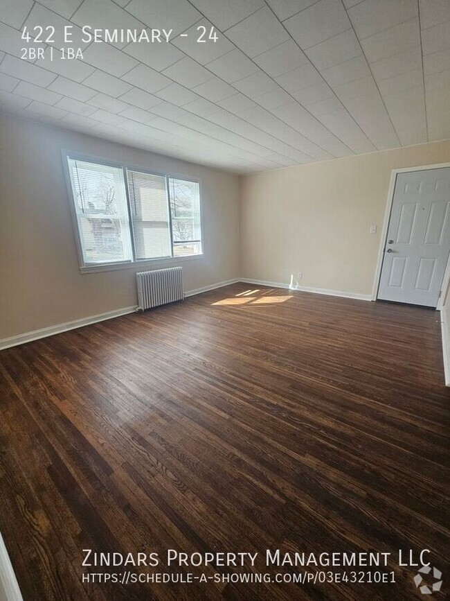 Building Photo - Newly Remodeled 2 Bed 1 Bath Apartment in ... Unit 24