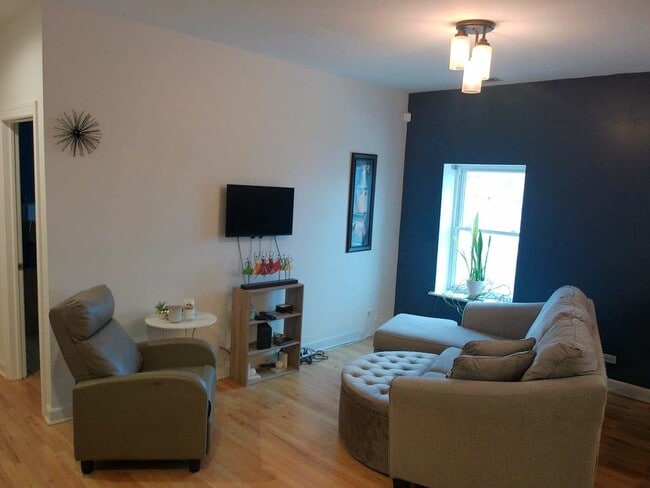 Photo - 6324 S Kimbark Ave Unit 405