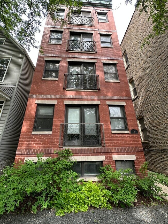 Building Photo - 2256 N Kimball Ave Unit 2