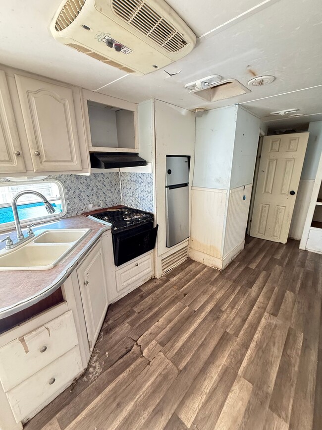 Photo - 622 N Beach St