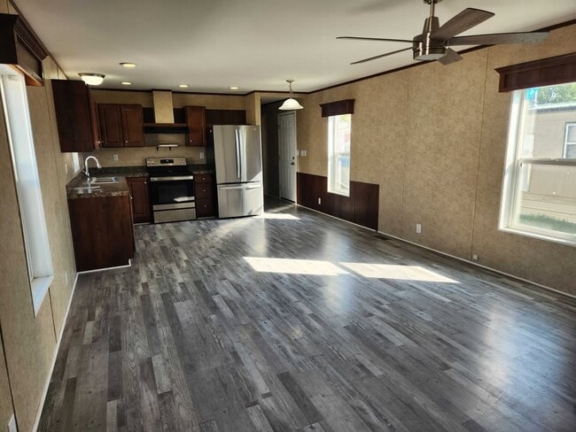 Photo - 3805 7th St NE