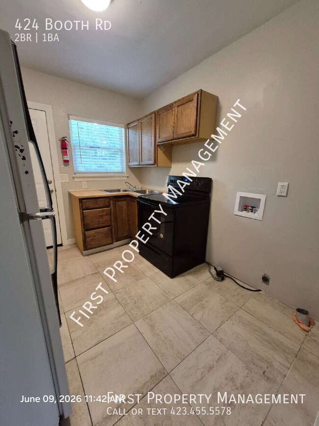 Photo - 424 Booth Rd