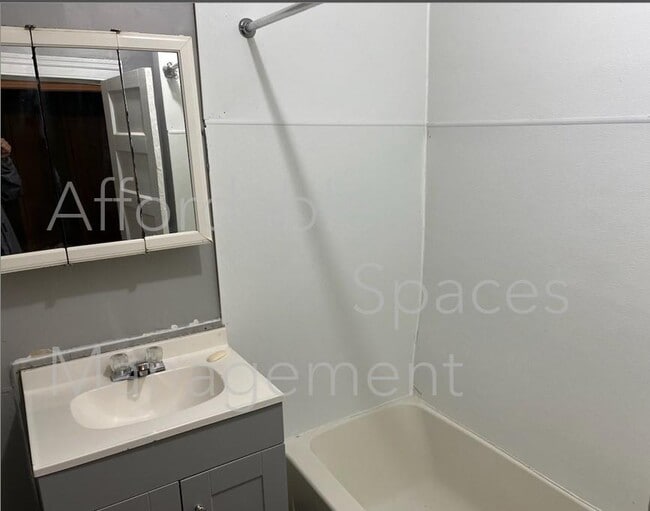 Photo - 160 Lamar St