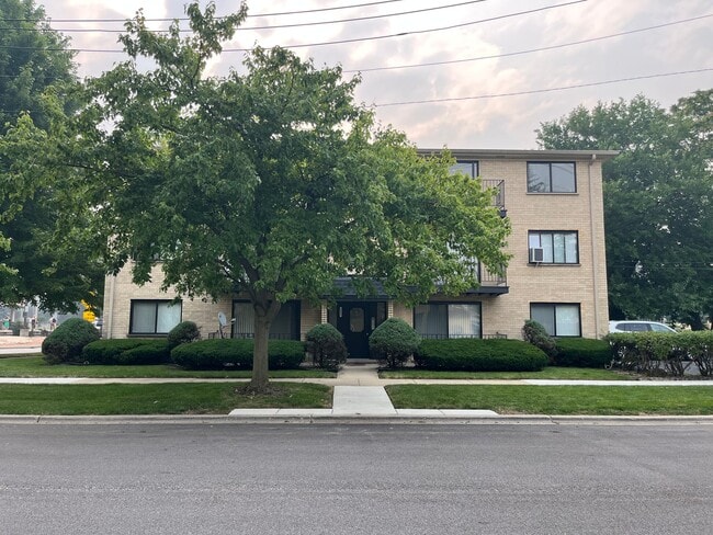 Building Photo - 8423 W Arnold St