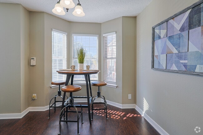 2BR, 2.5BA - 1,162SF - Ding Area - The Centre