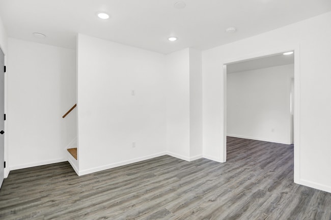 Photo - 2212 S Delawanda Ave