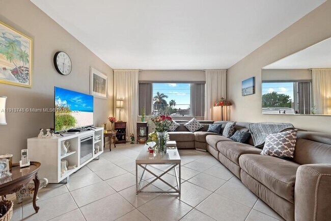 Photo - 400 S Cypress Rd Unit 424