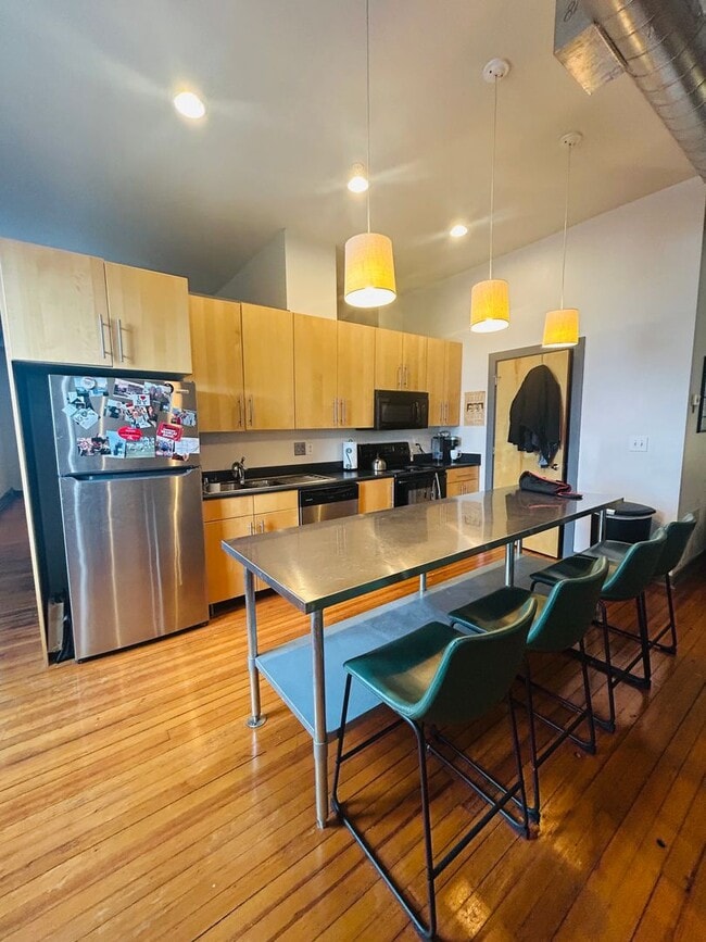 Photo - One Bedroom Loft Unit 913-3B