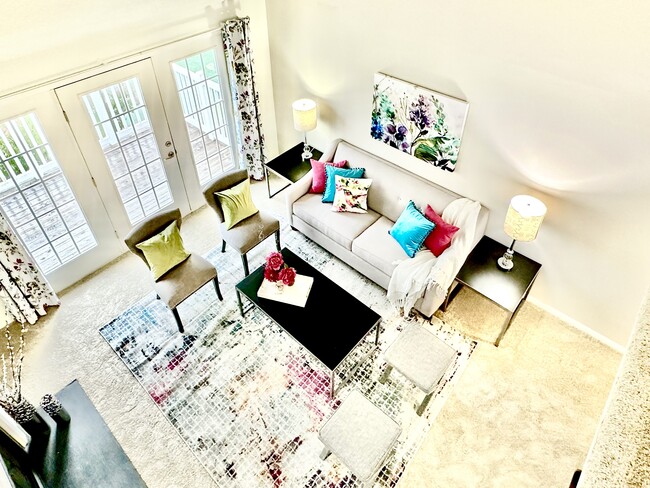 Gorgeous loft style living - Willow Lake Rental