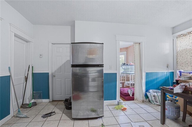 937 Social St Unit 2